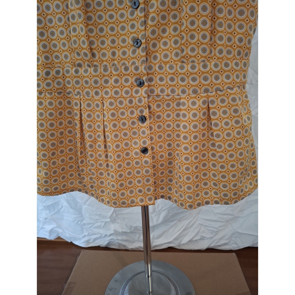 Womens Banana Republic Size 6 Petite Yellow Sleeveless Peplum Blouse. - Picture 4 of 6